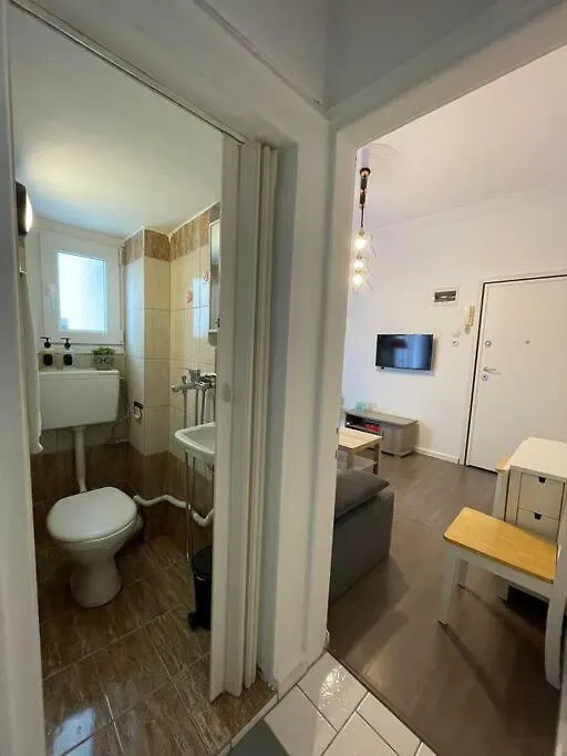 Studio 7 سالونيك 0*,  اليونان