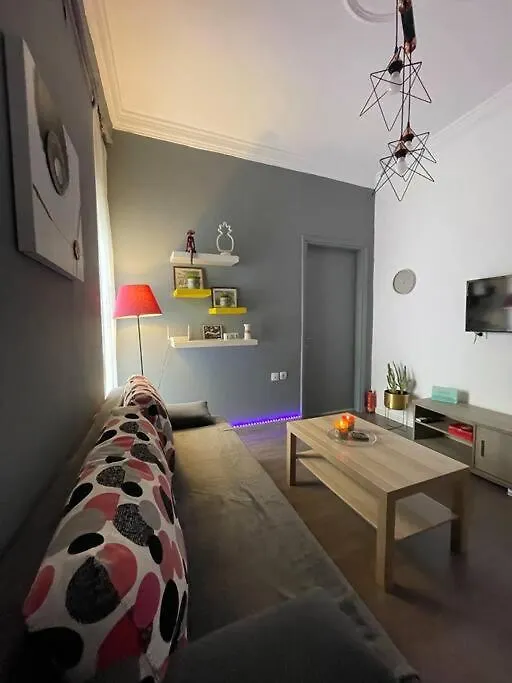 Studio 7 سالونيك 0*,